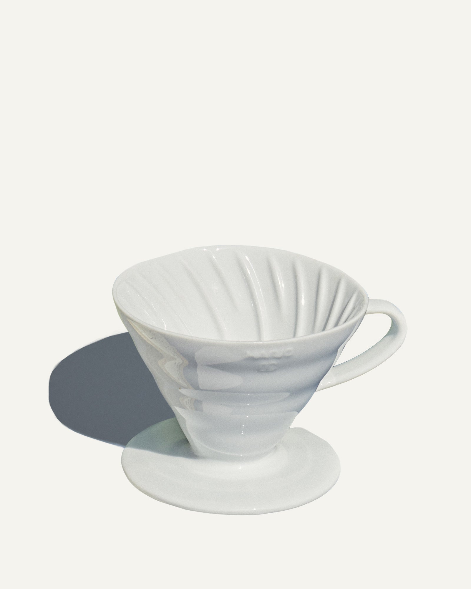 White ceramic v60 dipper